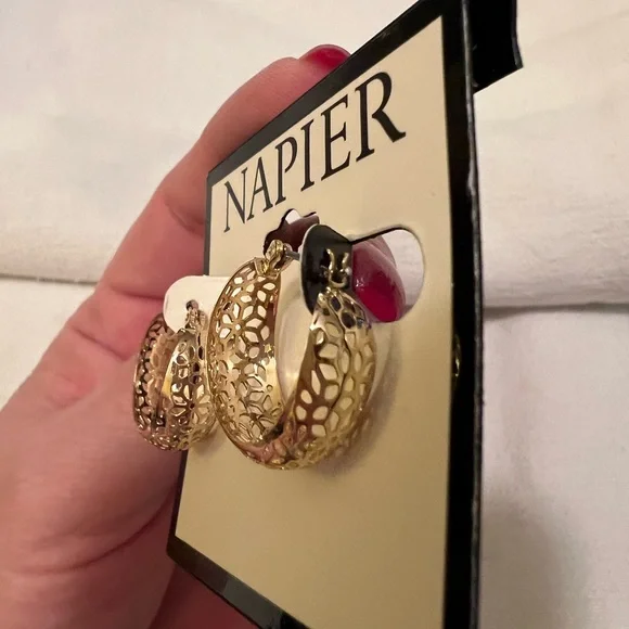 Napier Gold Filigree Hoop Earrings NWT - Picture 3 of 7